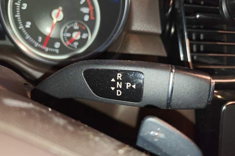 Used Mercedes-Benz GLE 2017 GLE 320 4MATIC Dynamic Model Gear Lever