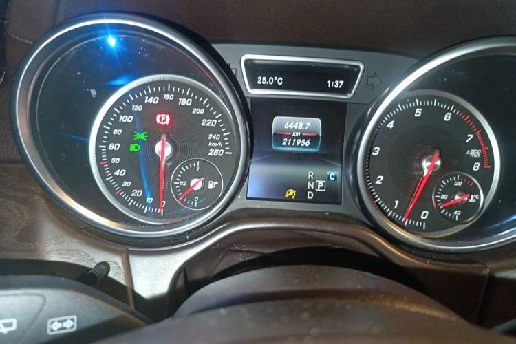 Used Mercedes-Benz GLE 2017 GLE 320 4MATIC Dynamic Model Instrument Cluster