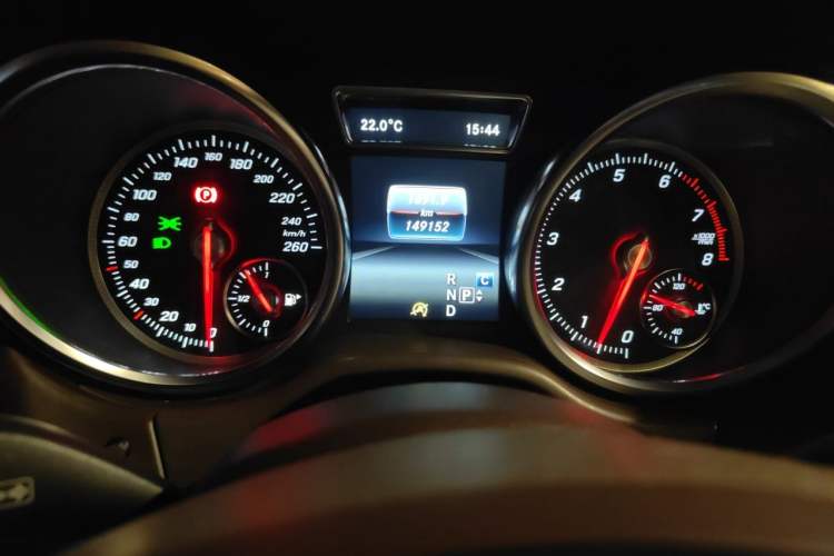 Used Mercedes-Benz GLE 2017 GLE 320 4MATIC Dynamic Model Instrument Cluster