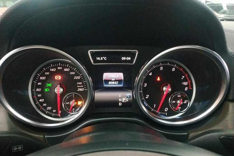 Used Mercedes-Benz GLE 2017 GLE 320 4MATIC Dynamic Model Instrument Cluster