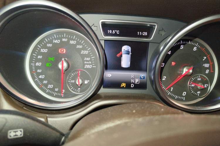 Used Mercedes-Benz GLE 2017 GLE 320 4MATIC Dynamic Model Instrument Cluster