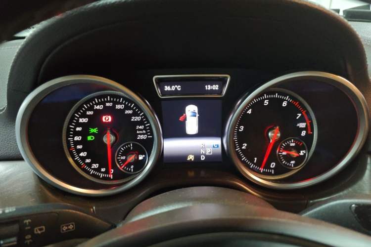 Used Mercedes-Benz GLE 2017 GLE 320 4MATIC Dynamic Model Instrument Cluster