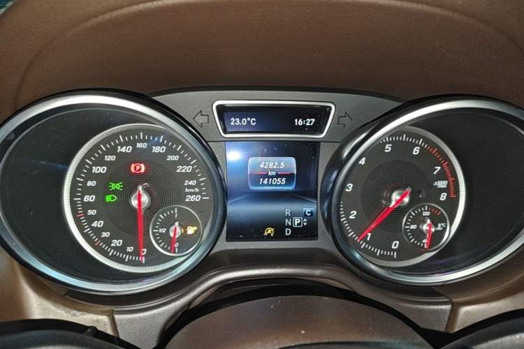 Used Mercedes-Benz GLE 2017 GLE 320 4MATIC Dynamic Model Instrument Cluster