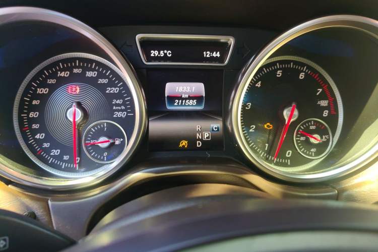 Used Mercedes-Benz GLE  Instrument Cluster