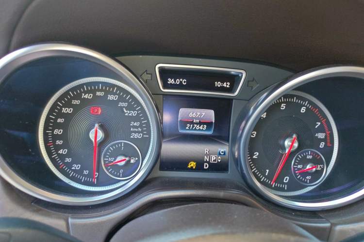Used Mercedes-Benz GLE 2017 GLE 320 4MATIC Dynamic Model Instrument Cluster