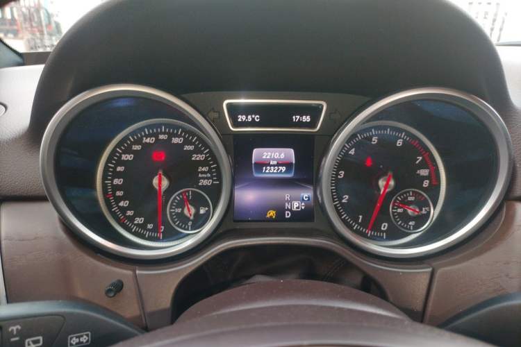 Used Mercedes-Benz GLE 2017 GLE 320 4MATIC Luxury Model Instrument Cluster