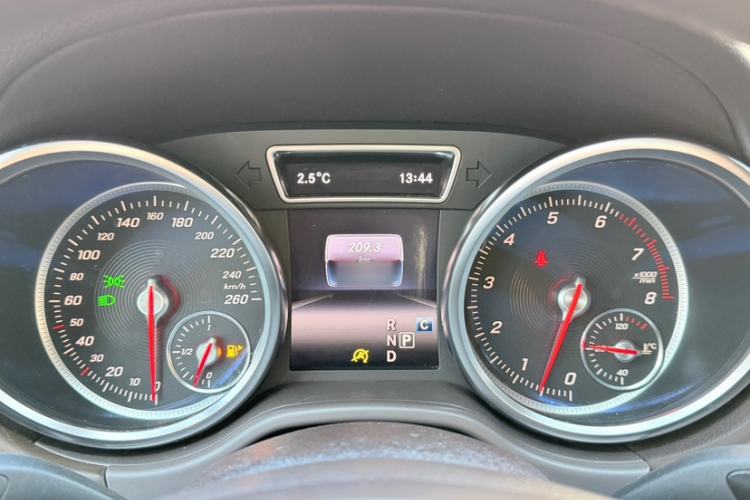 Used Mercedes-Benz GLE 2017 GLE 320 4MATIC Dynamic Model Instrument Cluster