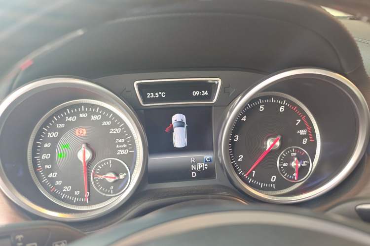 Used Mercedes-Benz GLE 2017 GLE 320 4MATIC Dynamic Model Instrument Cluster
