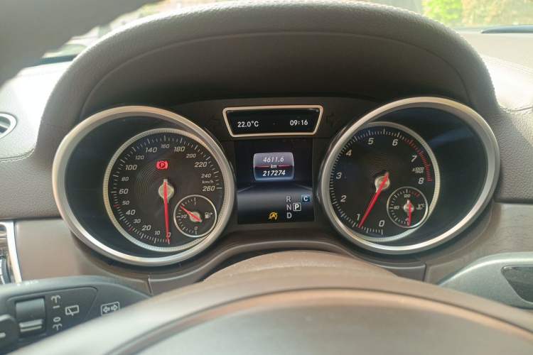 Used Mercedes-Benz GLE 2017 GLE 320 4MATIC Dynamic Model Instrument Cluster