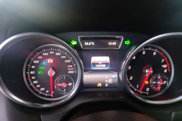 Used Mercedes-Benz GLE 2017 GLE 320 4MATIC Dynamic Model Instrument Cluster