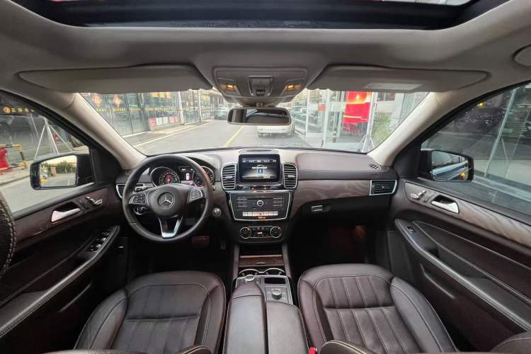 Used Mercedes-Benz GLE 2017 GLE 320 4MATIC Dynamic Model Interior 1