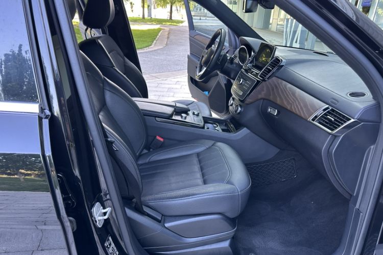 Used Mercedes-Benz GLE 2017 GLE 400 4MATIC Interior 10