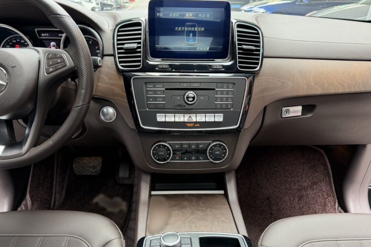 Used Mercedes-Benz GLE 2017 GLE 320 4MATIC Dynamic Model Interior 12