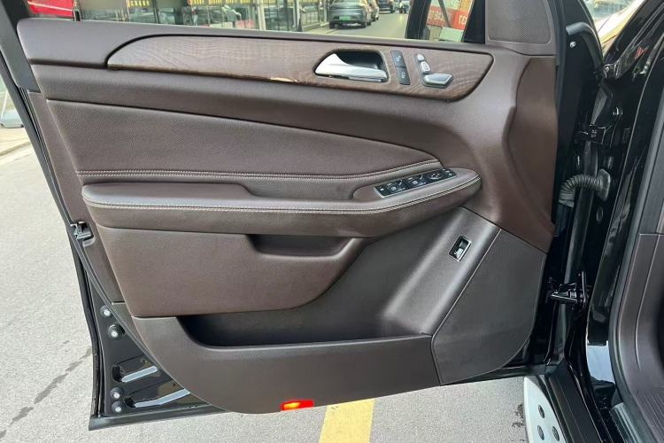 Used Mercedes-Benz GLE 2017 GLE 320 4MATIC Dynamic Model Interior 13