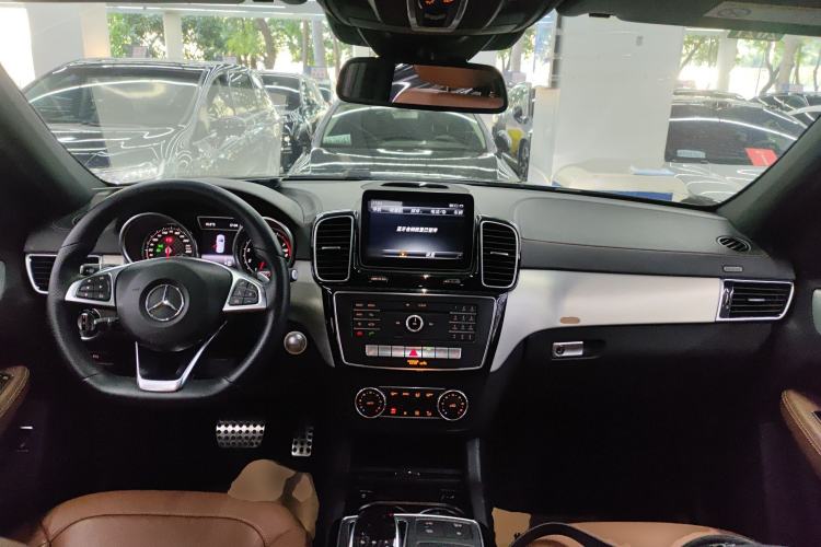 Used Mercedes-Benz GLE 2017 GLE 450 AMG 4MATIC Interior 2