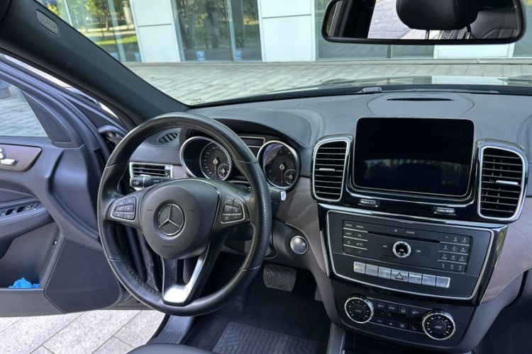 Used Mercedes-Benz GLE 2017 GLE 400 4MATIC Interior 2