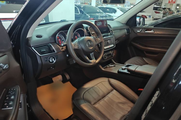 Used Mercedes-Benz GLE 2017 GLE 320 4MATIC Dynamic Model Interior 2