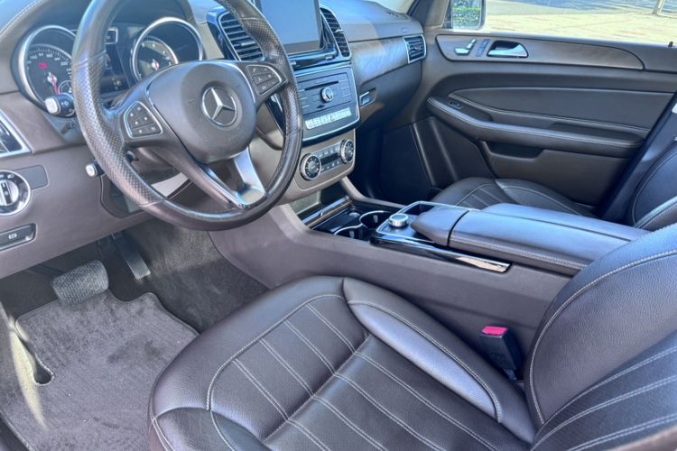 Used Mercedes-Benz GLE 2017 GLE 320 4MATIC Dynamic Model Interior 2