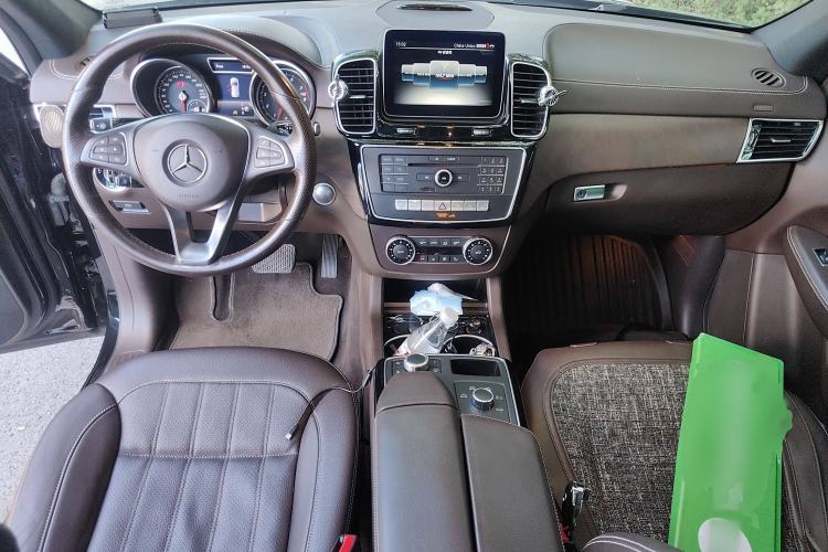 Used Mercedes-Benz GLE 2017 GLE 320 4MATIC Dynamic Model Interior 2