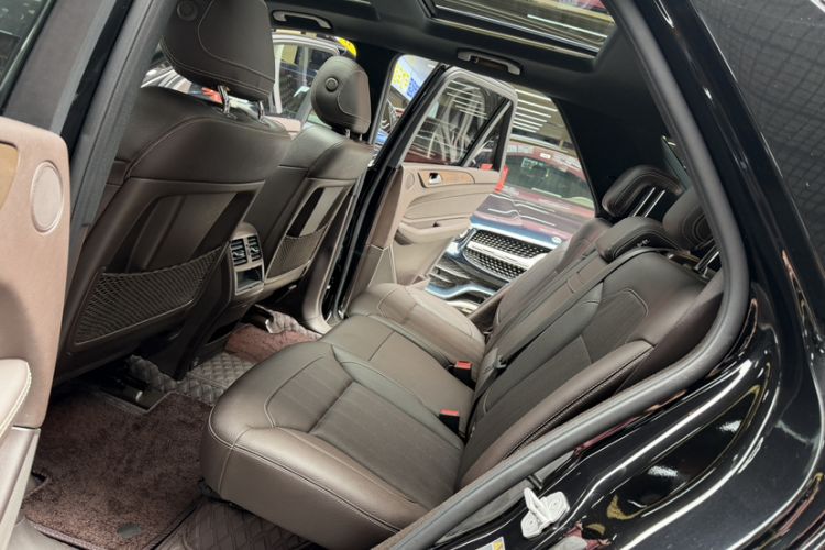 Used Mercedes-Benz GLE 2017 GLE 320 4MATIC Dynamic Model Interior 2