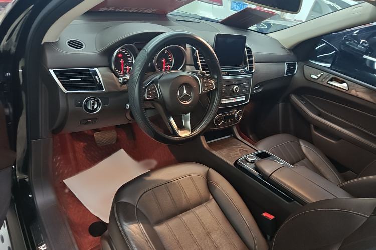 Used Mercedes-Benz GLE 2017 GLE 320 4MATIC Dynamic Model Interior 2