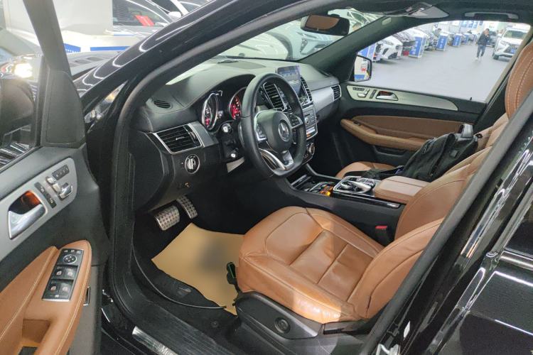 Used Mercedes-Benz GLE 2017 GLE 450 AMG 4MATIC Interior 3