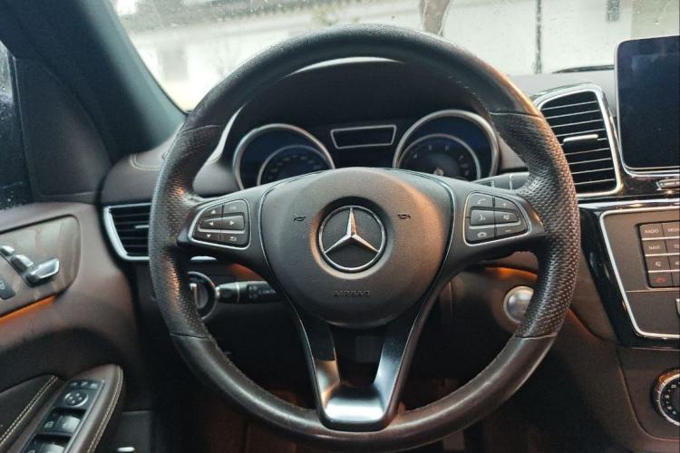 Used Mercedes-Benz GLE 2017 GLE 320 4MATIC Dynamic Model Interior 3