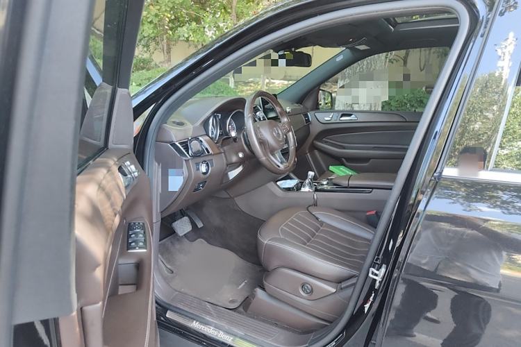 Used Mercedes-Benz GLE 2017 GLE 320 4MATIC Dynamic Model Interior 3