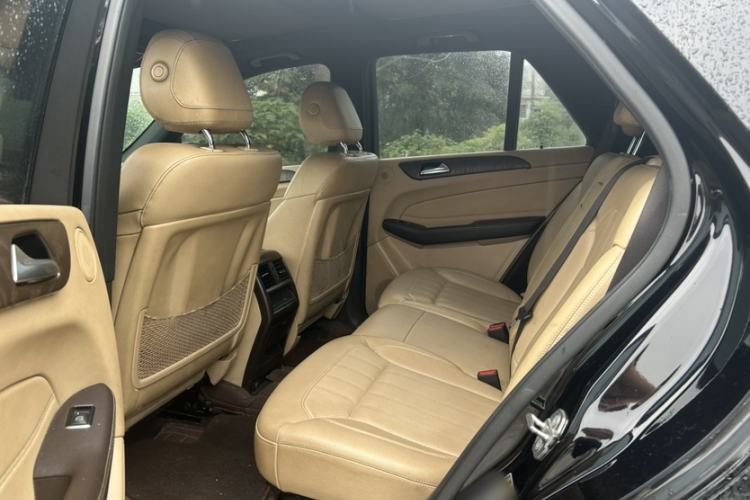Used Mercedes-Benz GLE 2017 GLE 320 4MATIC Dynamic Model Interior 3