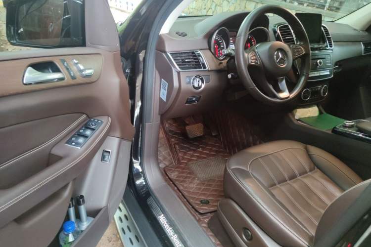 Used Mercedes-Benz GLE 2017 GLE 400 4MATIC Interior 3