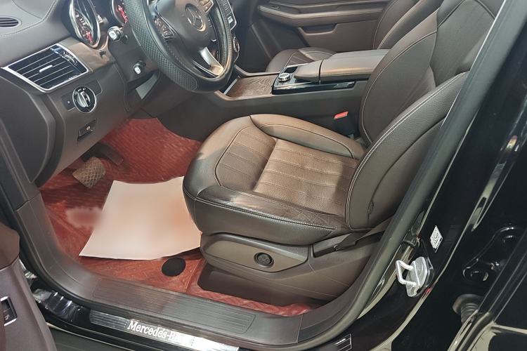 Used Mercedes-Benz GLE 2017 GLE 320 4MATIC Dynamic Model Interior 3