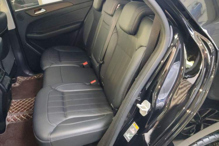 Used Mercedes-Benz GLE 2017 GLE 320 4MATIC Dynamic Model Interior 4