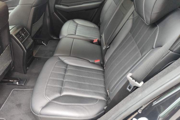 Used Mercedes-Benz GLE 2017 GLE 320 4MATIC Luxury Model Interior 4