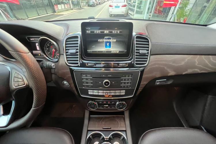 Used Mercedes-Benz GLE 2017 GLE 320 4MATIC Dynamic Model Interior 4