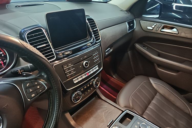 Used Mercedes-Benz GLE 2017 GLE 320 4MATIC Dynamic Model Interior 5
