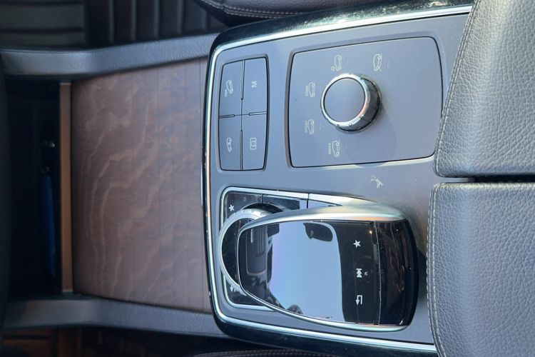 Used Mercedes-Benz GLE 2017 GLE 400 4MATIC Interior 6