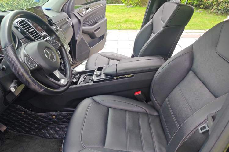 Used Mercedes-Benz GLE 2017 GLE 320 4MATIC Dynamic Model Left Front Seat