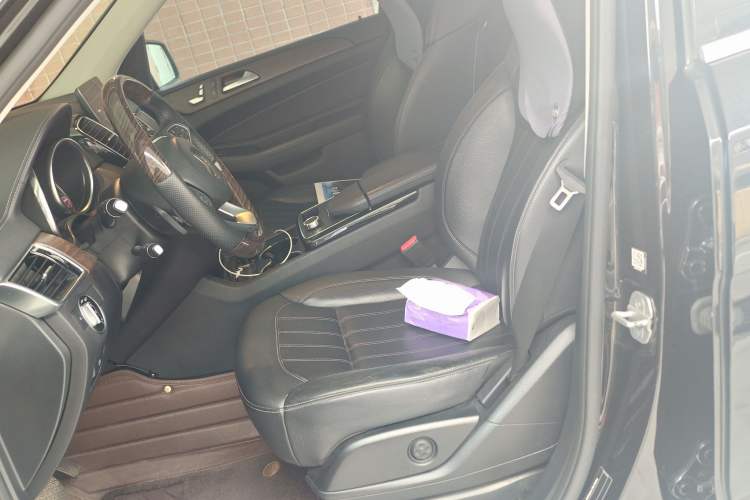 Used Mercedes-Benz GLE 2017 GLE 320 4MATIC Dynamic Model Left Front Seat