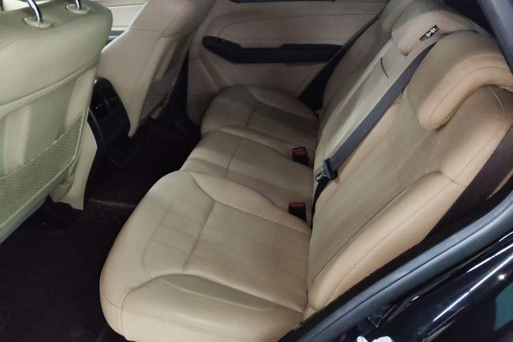 Used Mercedes-Benz GLE 2017 GLE 400 4MATIC Left Rear Seat