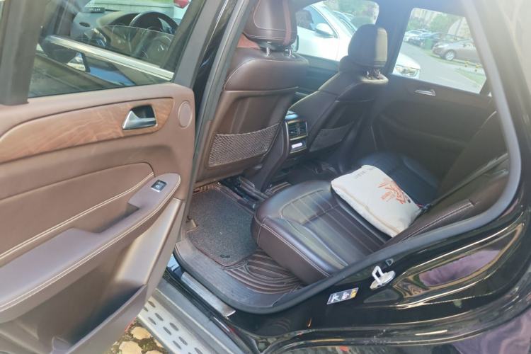 Used Mercedes-Benz GLE 2017 GLE 320 4MATIC Luxury Model Left Rear Seat