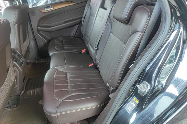 Used Mercedes-Benz GLE 2017 GLE 320 4MATIC Dynamic Model Left Rear Seat