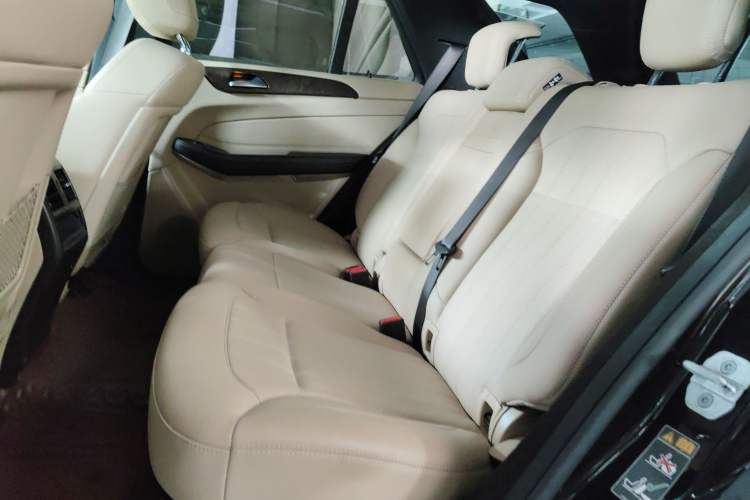Used Mercedes-Benz GLE 2017 GLE 320 4MATIC Dynamic Model Left Rear Seat