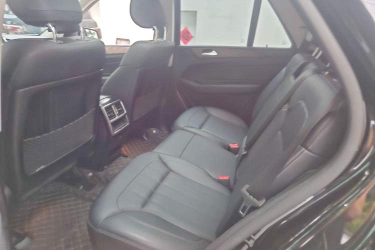 Used Mercedes-Benz GLE 2017 GLE 320 4MATIC Dynamic Model Left Rear Seat