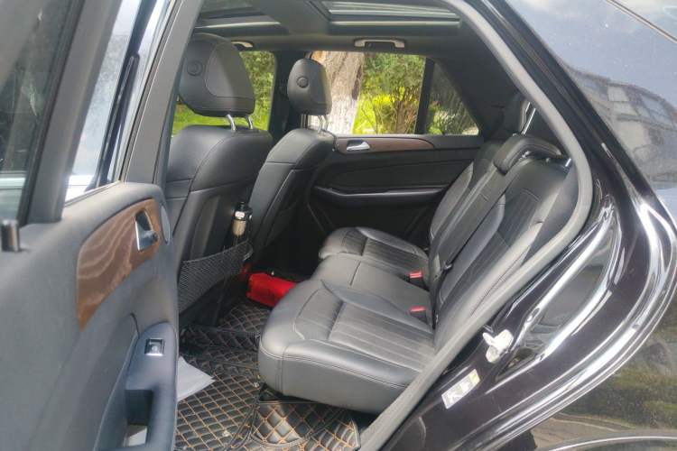 Used Mercedes-Benz GLE 2017 GLE 400 4MATIC Left Rear Seat
