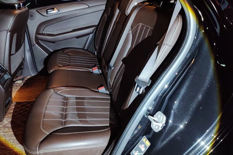 Used Mercedes-Benz GLE 2017 GLE 320 4MATIC Dynamic Model Left Rear Seat
