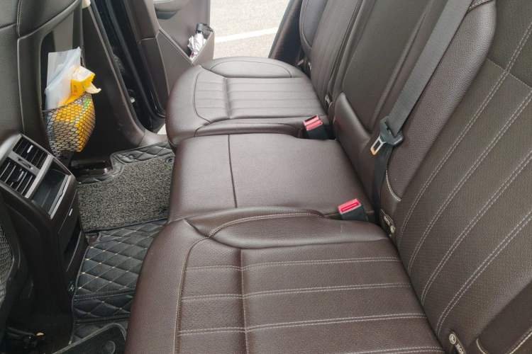 Used Mercedes-Benz GLE 2017 GLE 320 4MATIC Dynamic Model Left Rear Seat