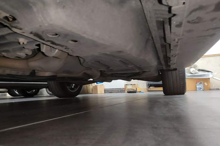 Used Mercedes-Benz GLE 2017 GLE 320 4MATIC Dynamic Model Left Side Sill