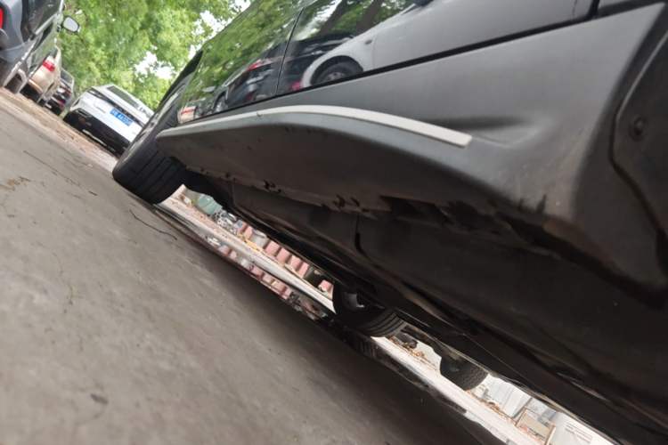 Used Mercedes-Benz GLE 2017 GLE 320 4MATIC Dynamic Model Left Side Sill