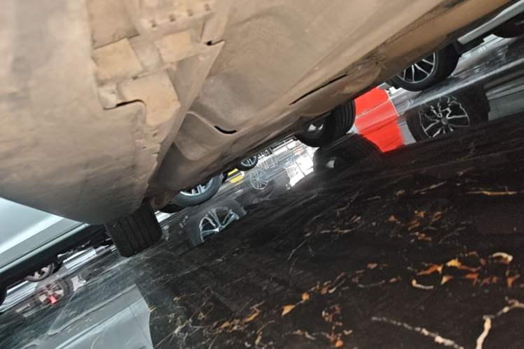 Used Mercedes-Benz GLE 2017 GLE 320 4MATIC Dynamic Model Left Side Sill
