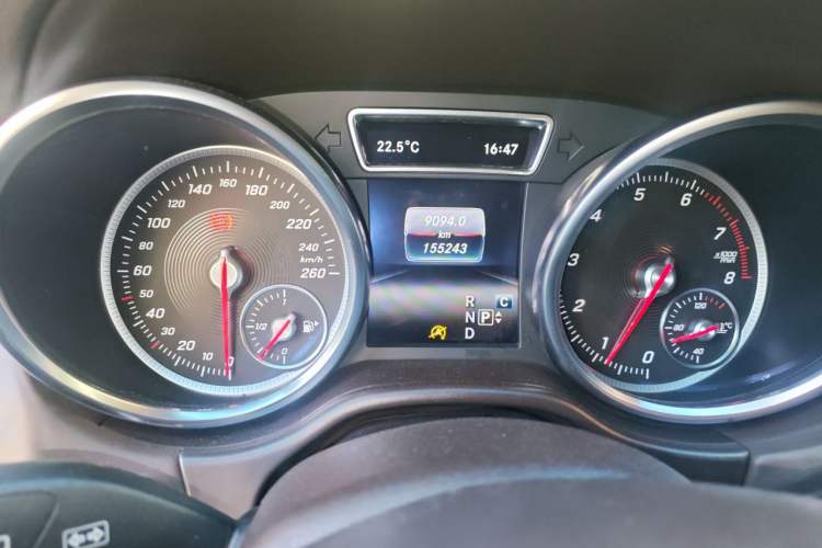 Used Mercedes-Benz GLE 2017 GLE 320 4MATIC Luxury Model Odometer Close Up